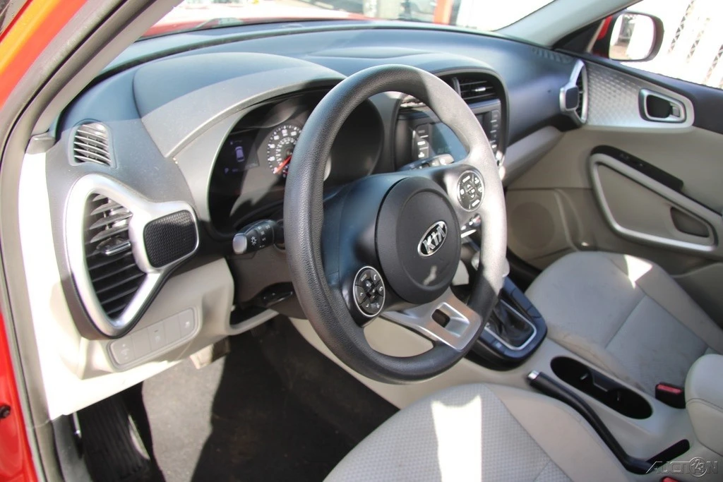 2020 Kia Soul - Image 13 of 21