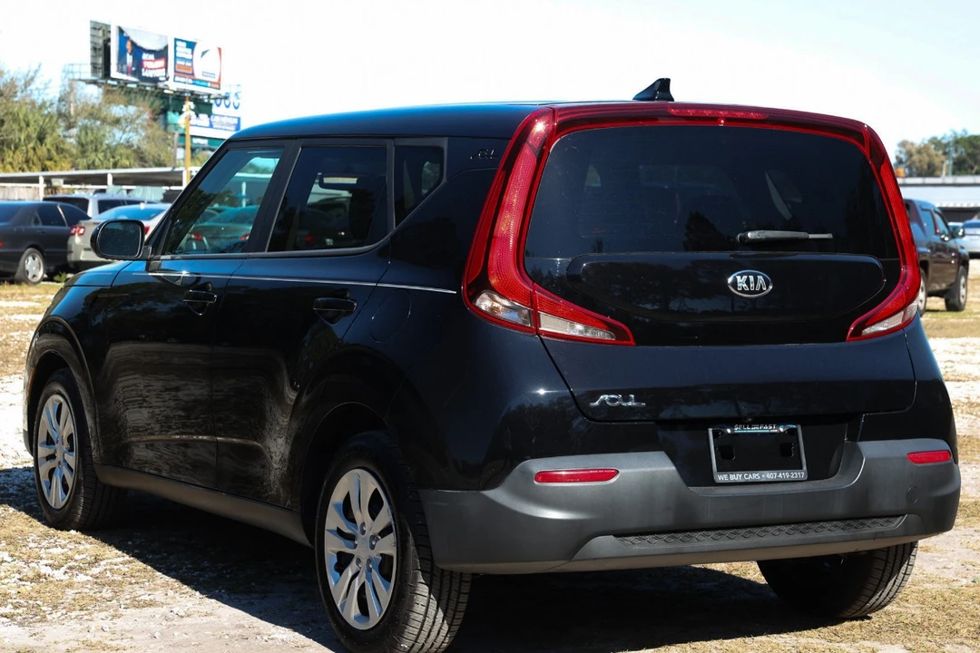 2020 Kia Soul - Image 5 of 12