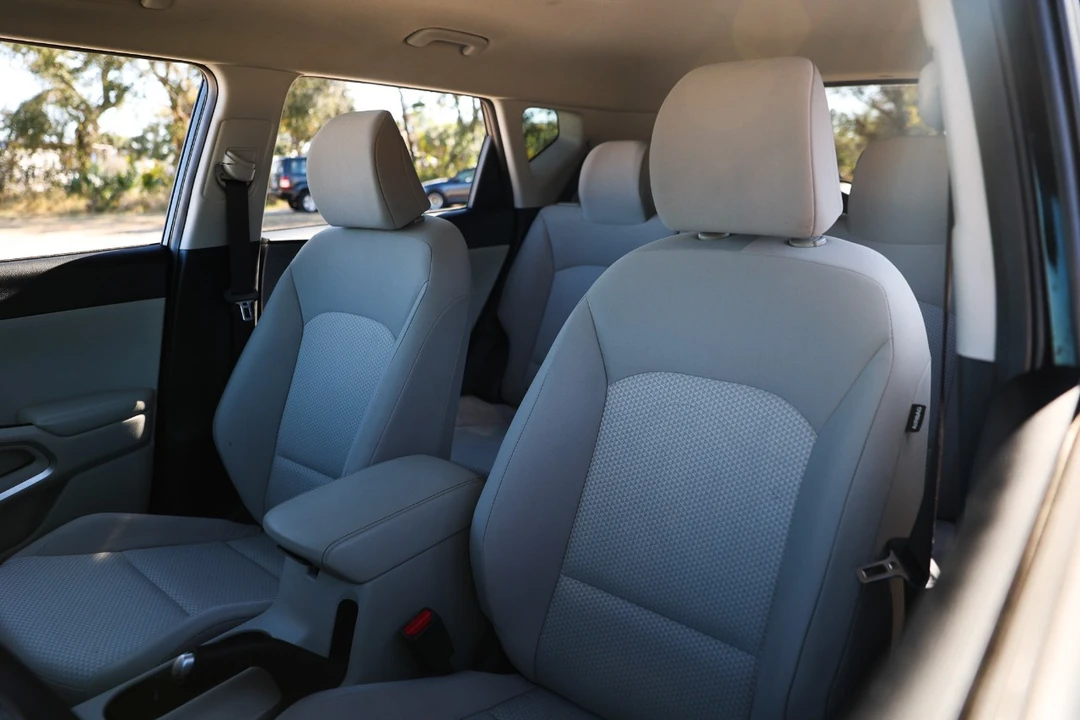 2020 Kia Soul - Image 6 of 12