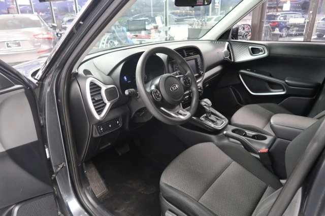 2020 Kia Soul - Image 6 of 11