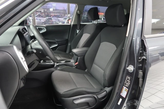 2020 Kia Soul - Image 5 of 11