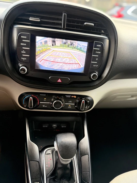 2020 Kia Soul - Image 12 of 21