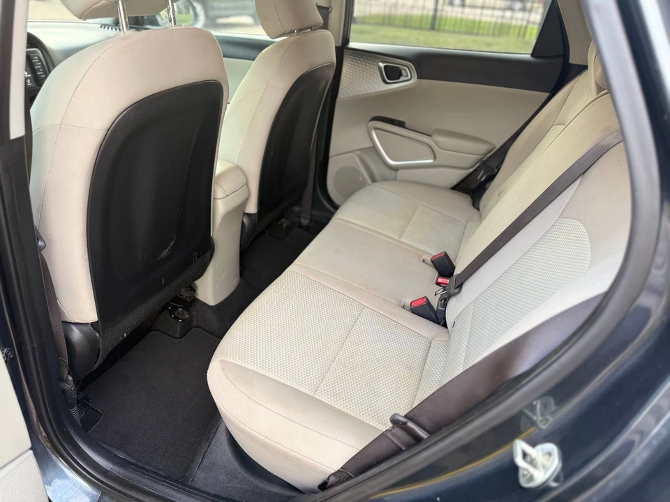 2020 Kia Soul - Image 11 of 21