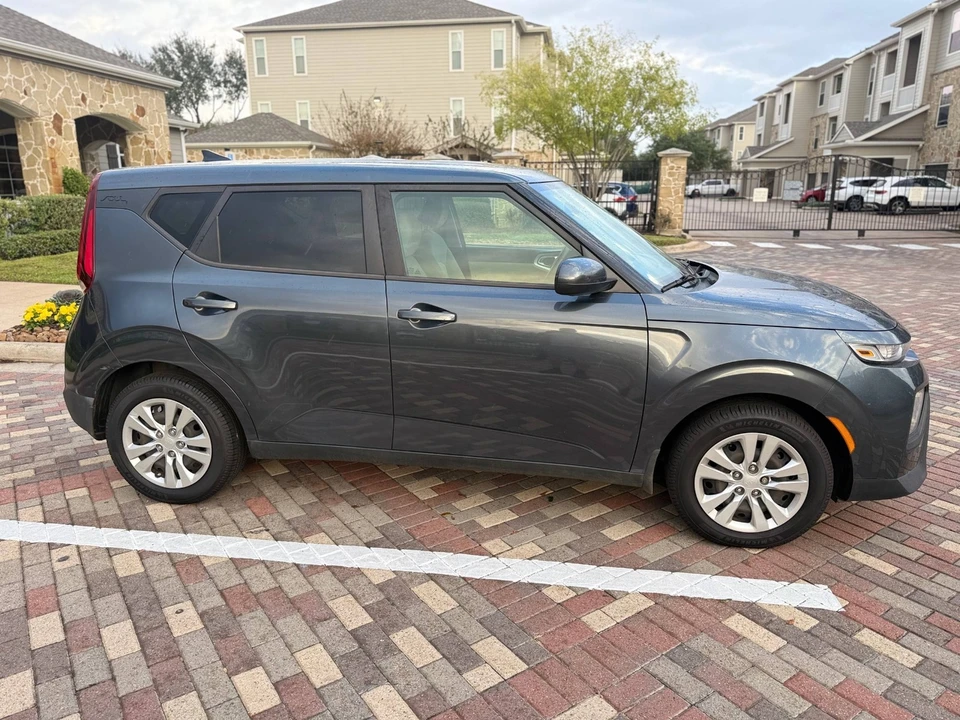 2020 Kia Soul - Image 9 of 21