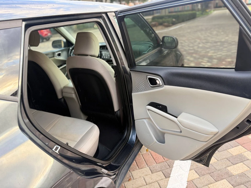 2020 Kia Soul - Image 19 of 21
