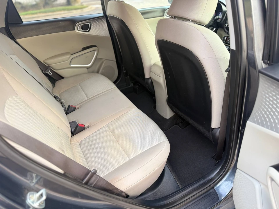 2020 Kia Soul - Image 18 of 21
