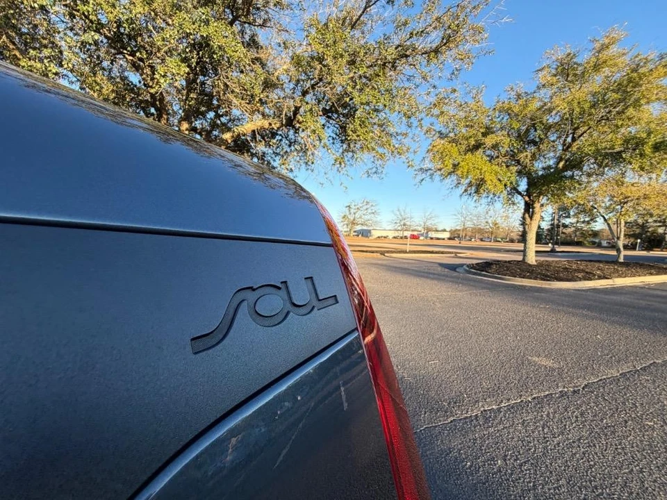 2020 Kia Soul - Image 14 of 21