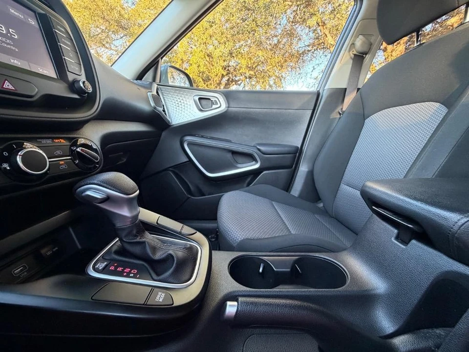2020 Kia Soul - Image 11 of 21