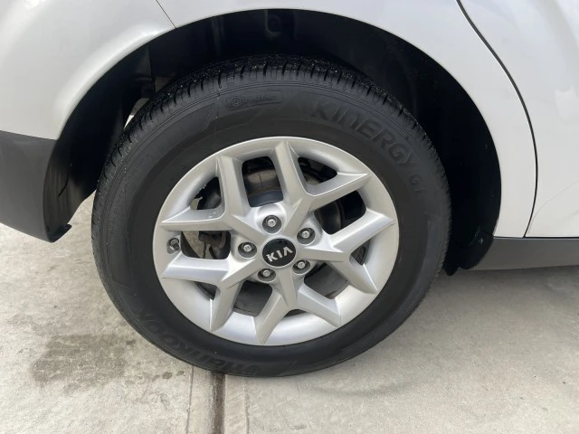 2020 Kia Soul - Image 18 of 21
