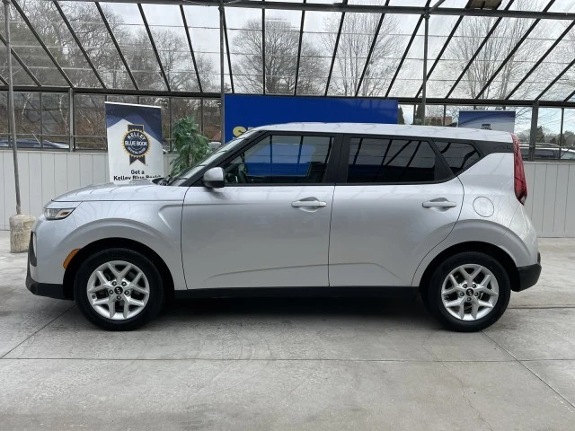 2020 Kia Soul - Image 11 of 21