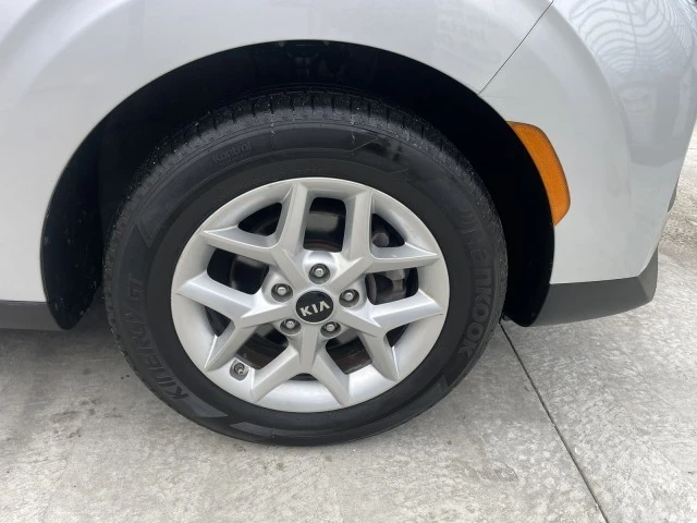 2020 Kia Soul - Image 19 of 21
