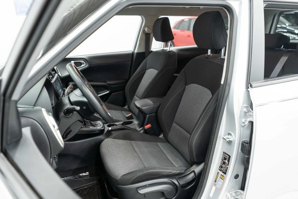 2020 Kia Soul - Image 8 of 12