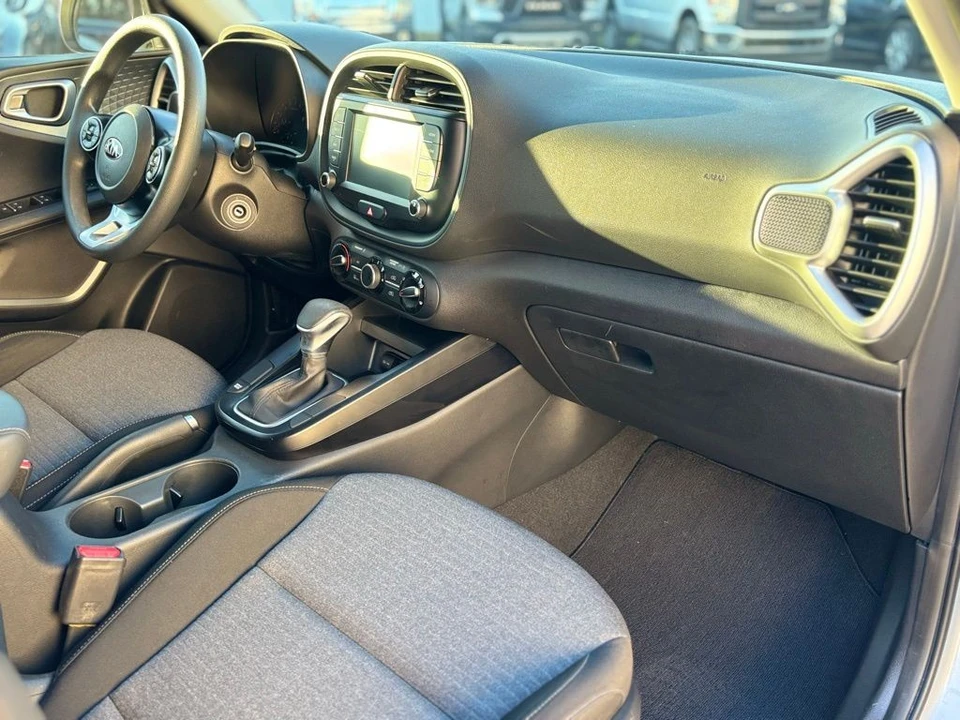 2020 Kia Soul - Image 13 of 21