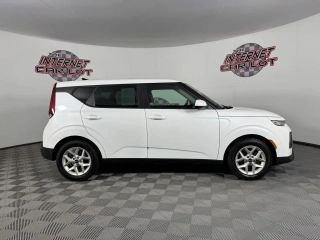 2020 Kia Soul - Image 8 of 12