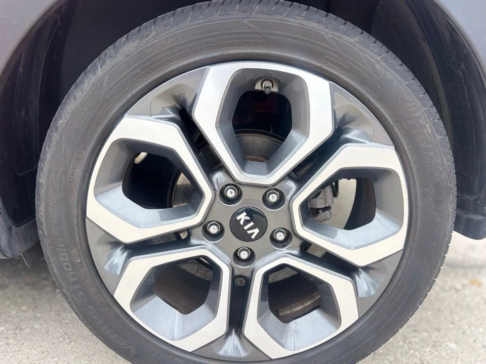 2020 Kia Soul - Image 11 of 21