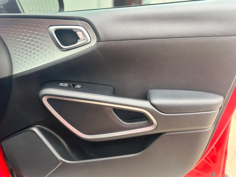 2020 Kia Soul - Image 16 of 21