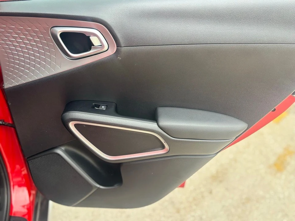 2020 Kia Soul - Image 19 of 21
