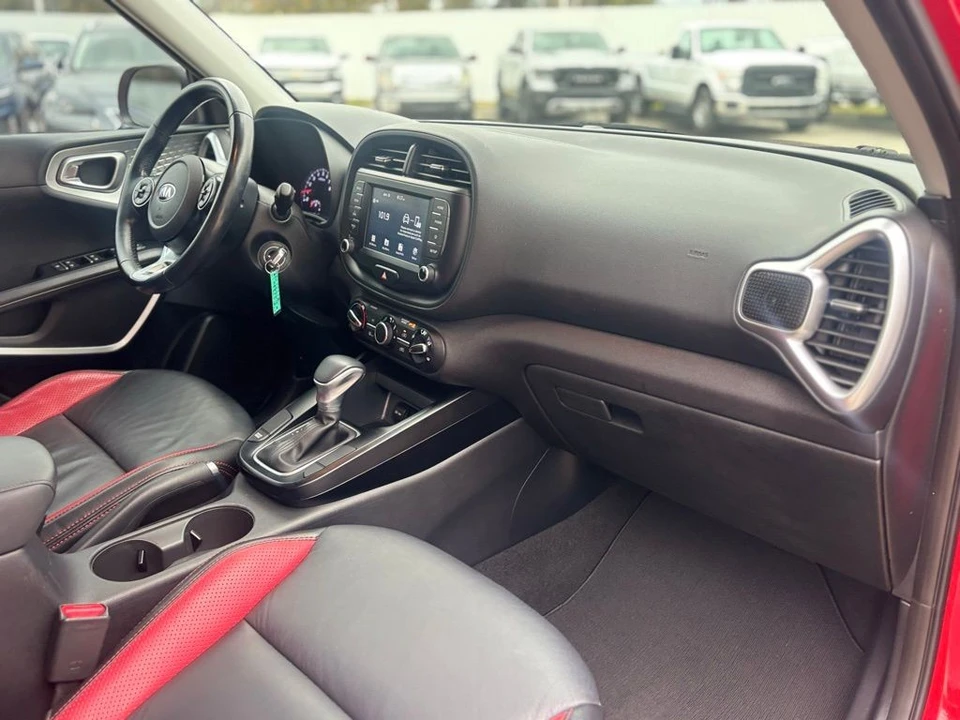 2020 Kia Soul - Image 17 of 21
