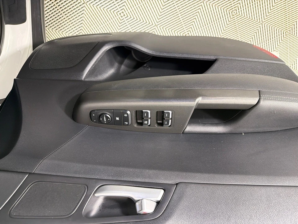 2020 Kia Sportage - Image 11 of 12