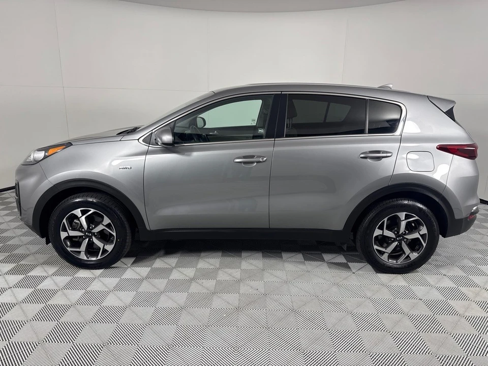 2020 Kia Sportage - Image 9 of 12