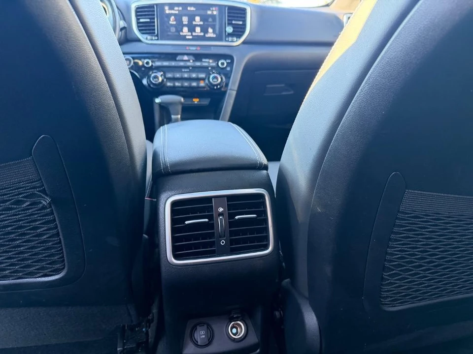 2020 Kia Sportage - Image 18 of 21