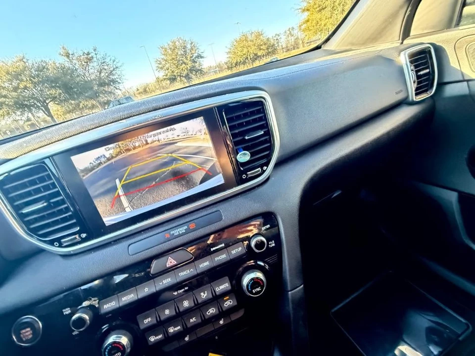 2020 Kia Sportage - Image 8 of 21