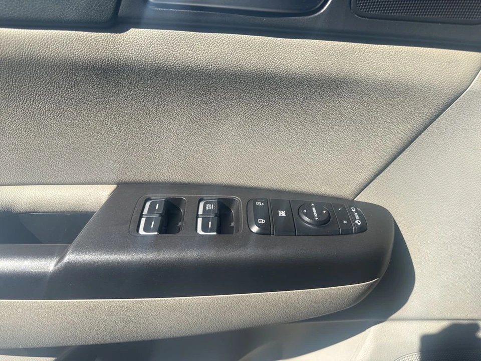 2020 Kia Sportage - Image 16 of 21
