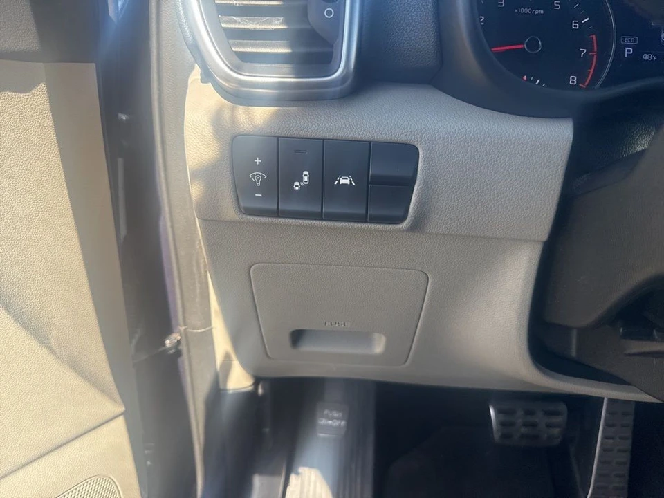 2020 Kia Sportage - Image 17 of 21