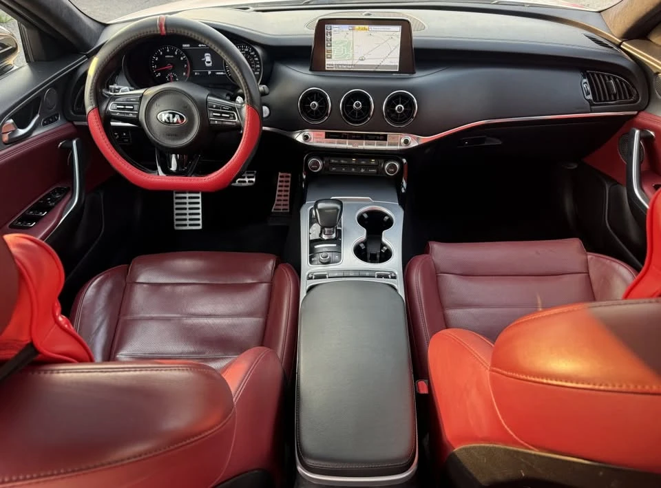 2020 Kia Stinger - Image 13 of 15