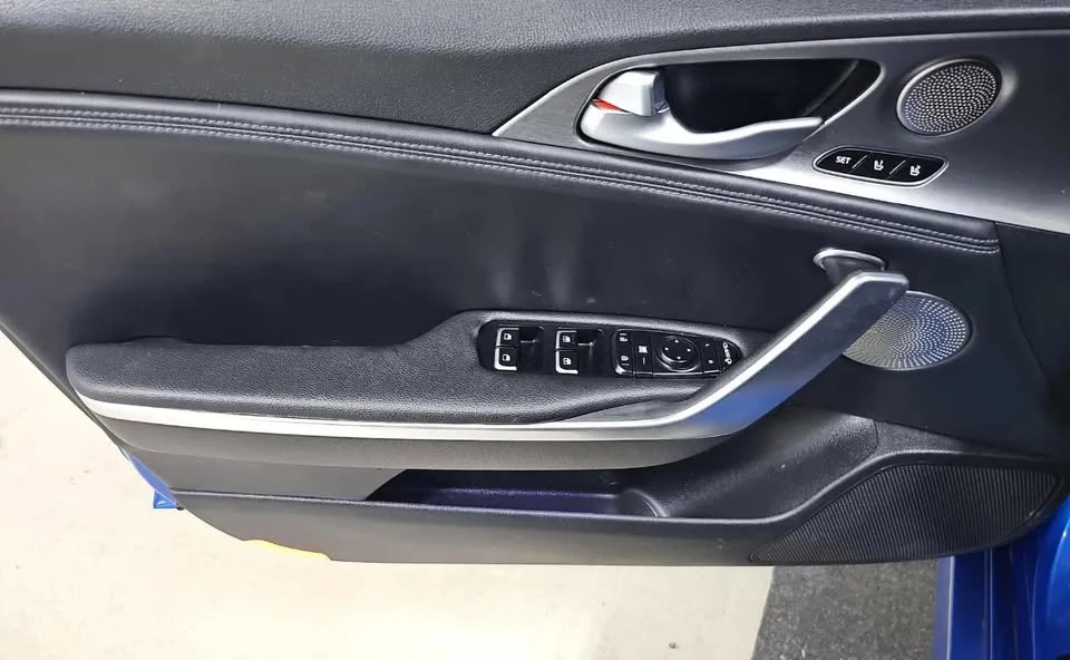 2020 Kia Stinger - Image 10 of 20