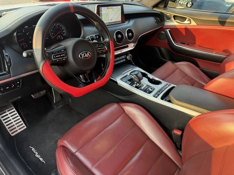 2020 Kia Stinger - Image 11 of 15