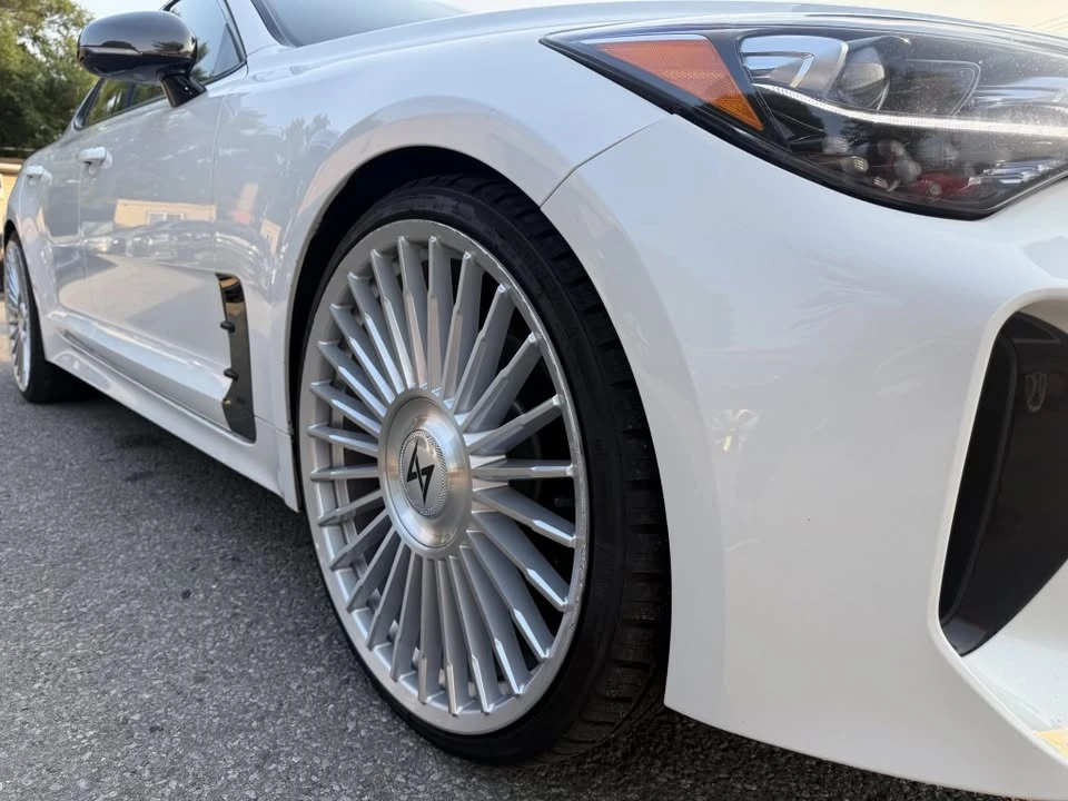 2020 Kia Stinger - Image 10 of 15