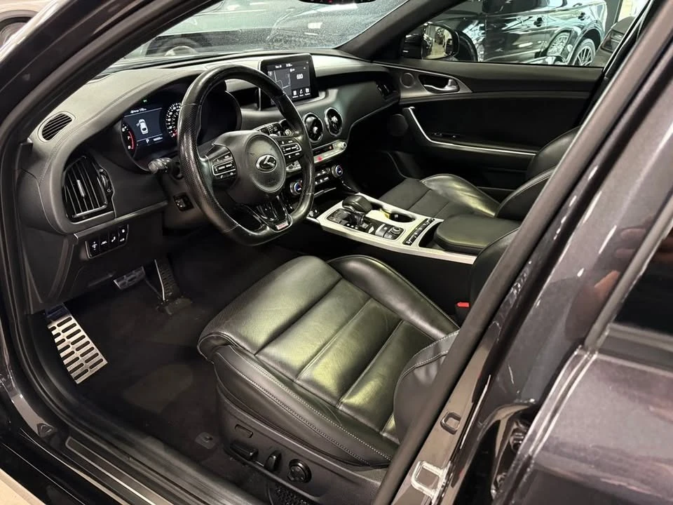 2020 Kia Stinger - Image 17 of 20