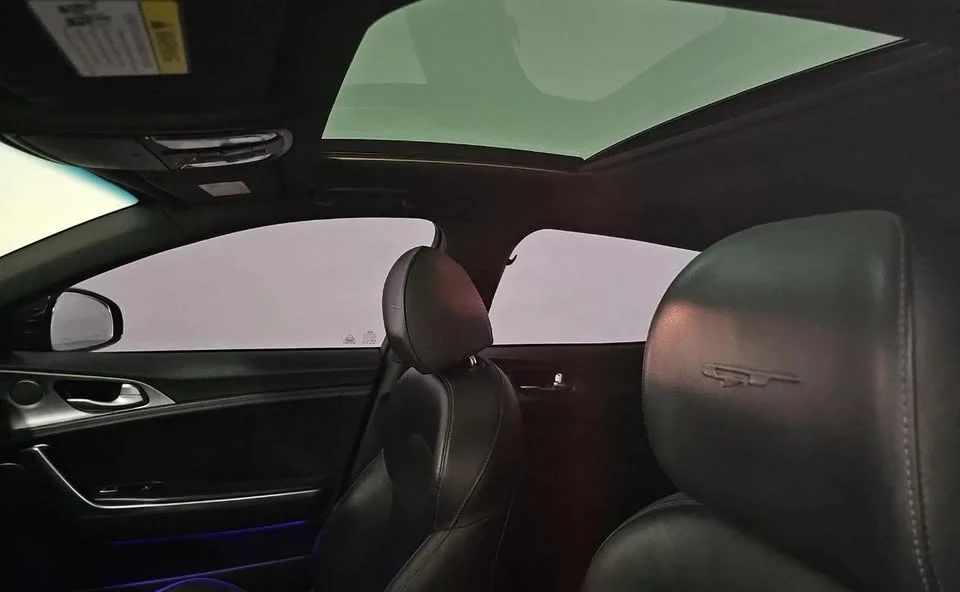 2020 Kia Stinger - Image 13 of 20