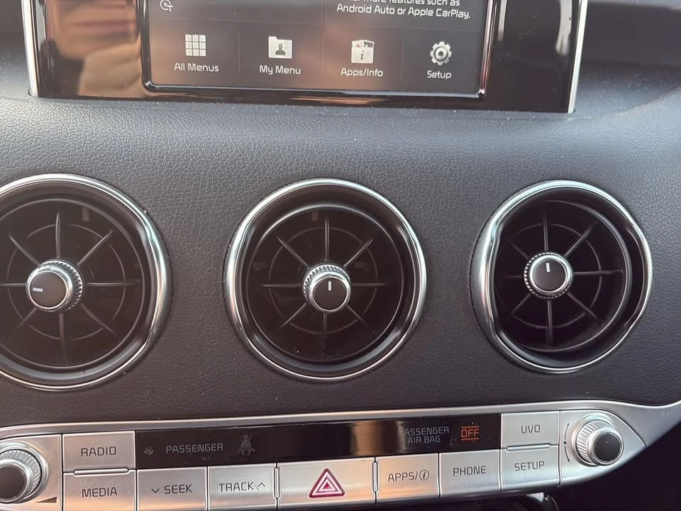 2020 Kia Stinger - Image 9 of 15
