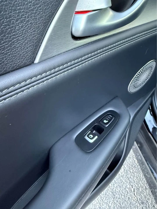 2020 Kia Stinger - Image 9 of 18