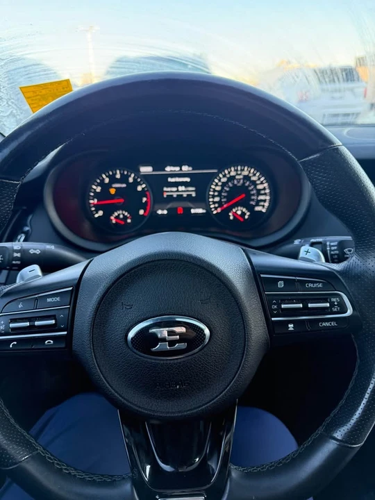 2020 Kia Stinger - Image 13 of 18