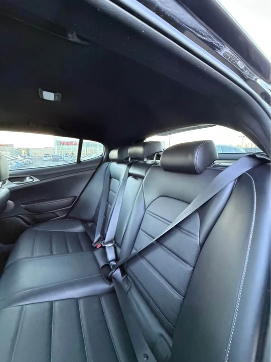 2020 Kia Stinger - Image 7 of 18