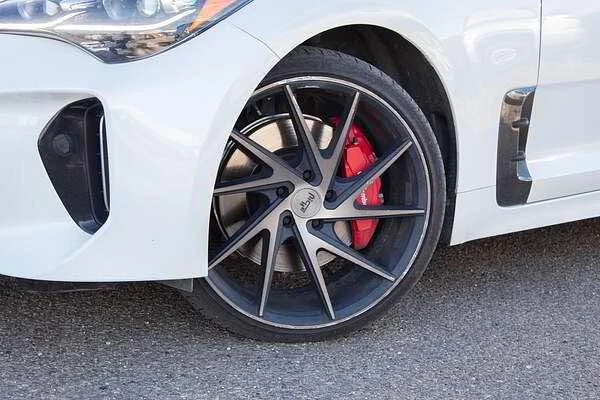 2020 Kia Stinger - Image 5 of 13