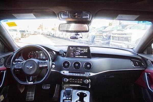 2020 Kia Stinger - Image 7 of 13