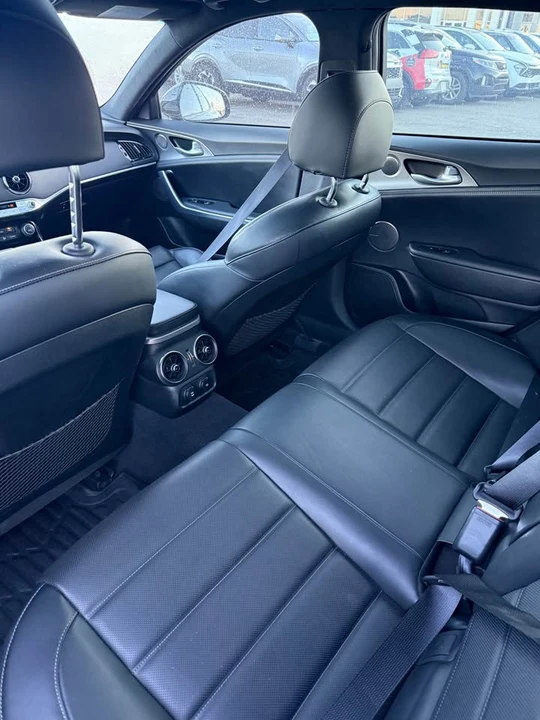 2020 Kia Stinger - Image 6 of 18