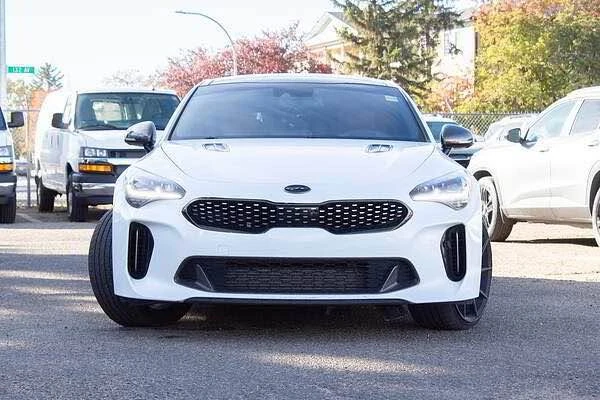 2020 Kia Stinger - Image 2 of 13