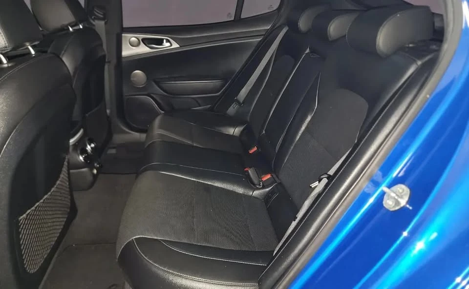 2020 Kia Stinger - Image 8 of 20