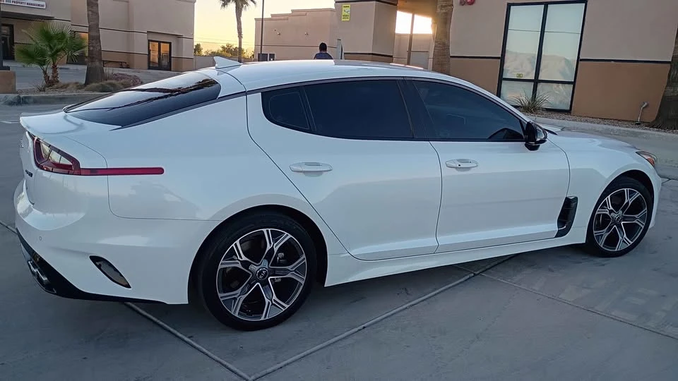 2020 Kia Stinger - Image 2 of 6