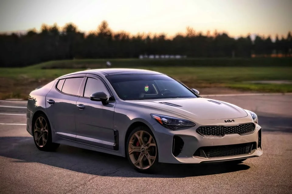 2020 Kia Stinger - Image 8 of 10