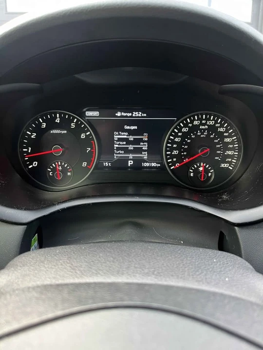 2020 Kia Stinger - Image 18 of 21