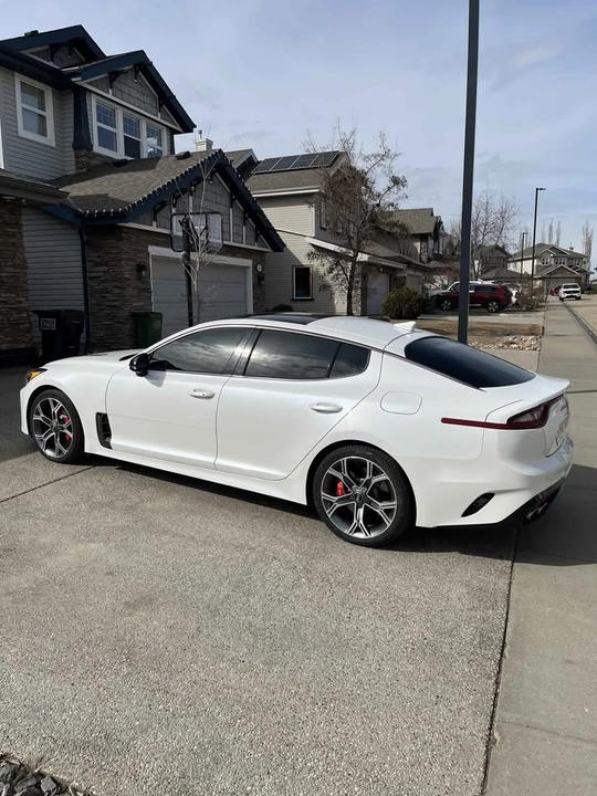 2020 Kia Stinger - Image 8 of 21