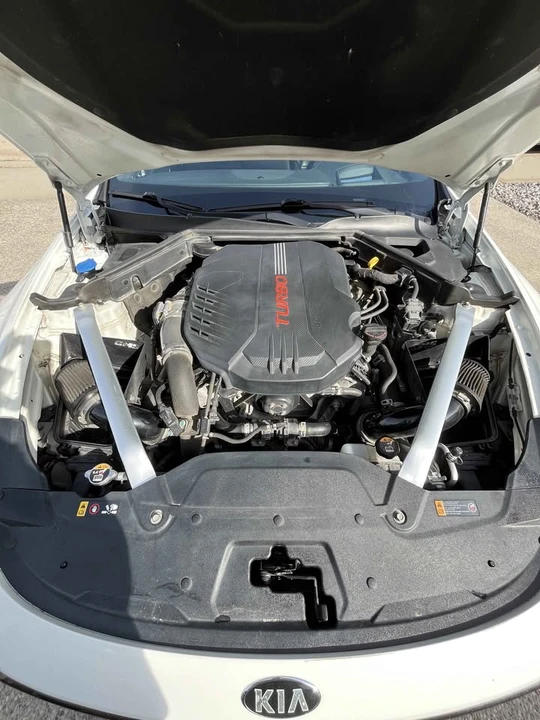2020 Kia Stinger - Image 19 of 21