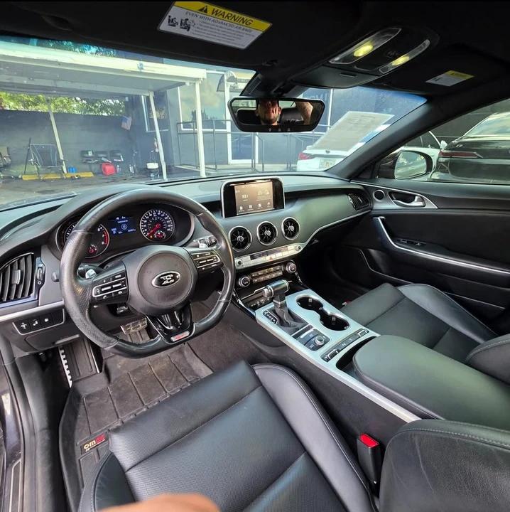 2020 Kia Stinger - Image 7 of 9