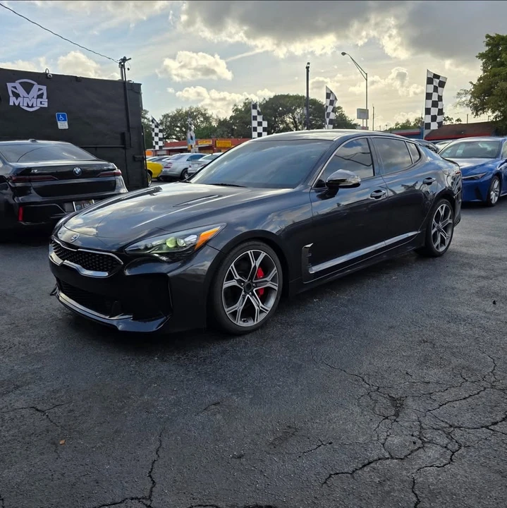 2020 Kia Stinger - Image 2 of 9
